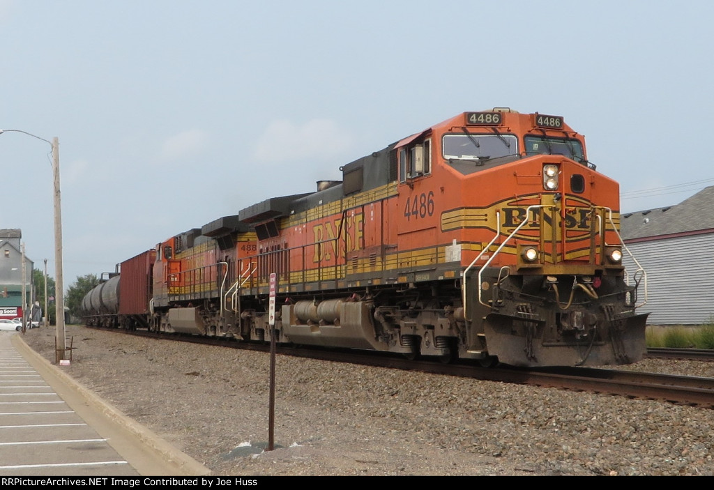 BNSF 4486 East